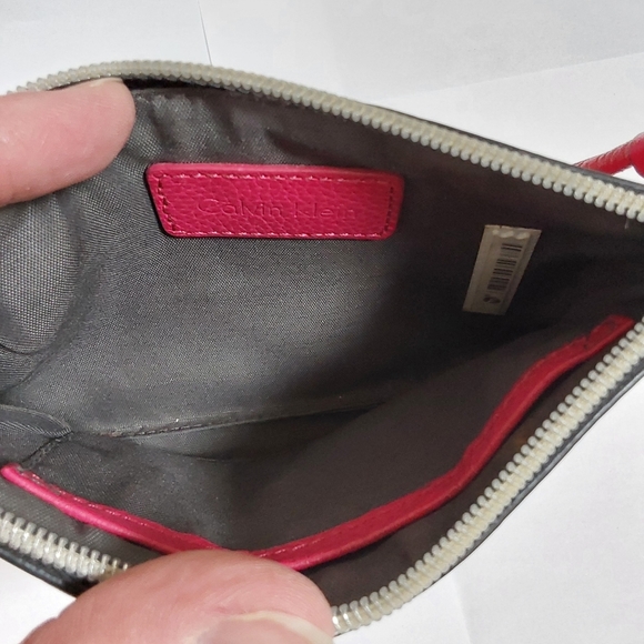 CK Redish/pink wristlet - Picture 4 of 4